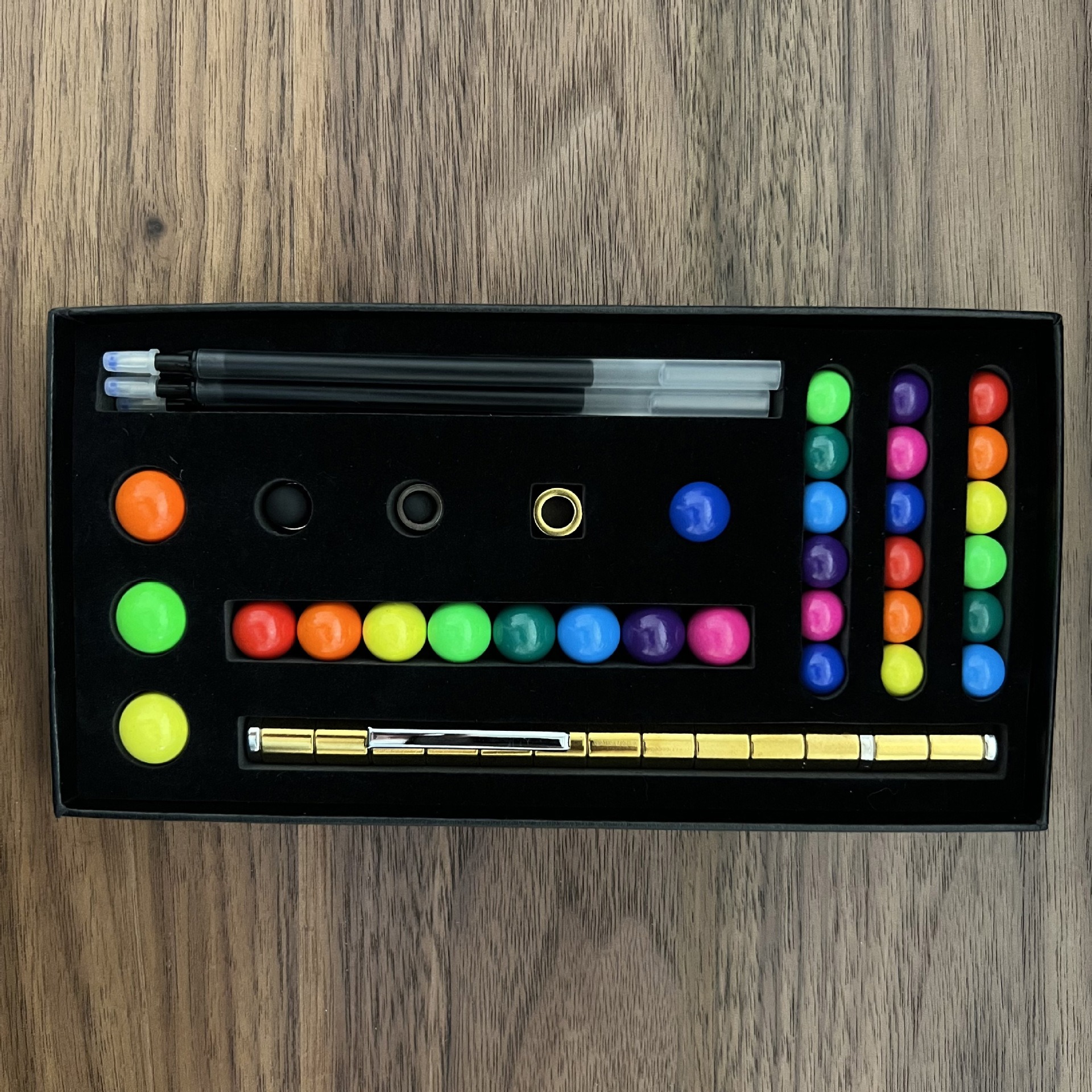 Two-Color Model Magnet Pen Color Ball Magnetic Pen Decompression Pen Magnetic Pole Decompression Pen Game Children's Toys - Image 10