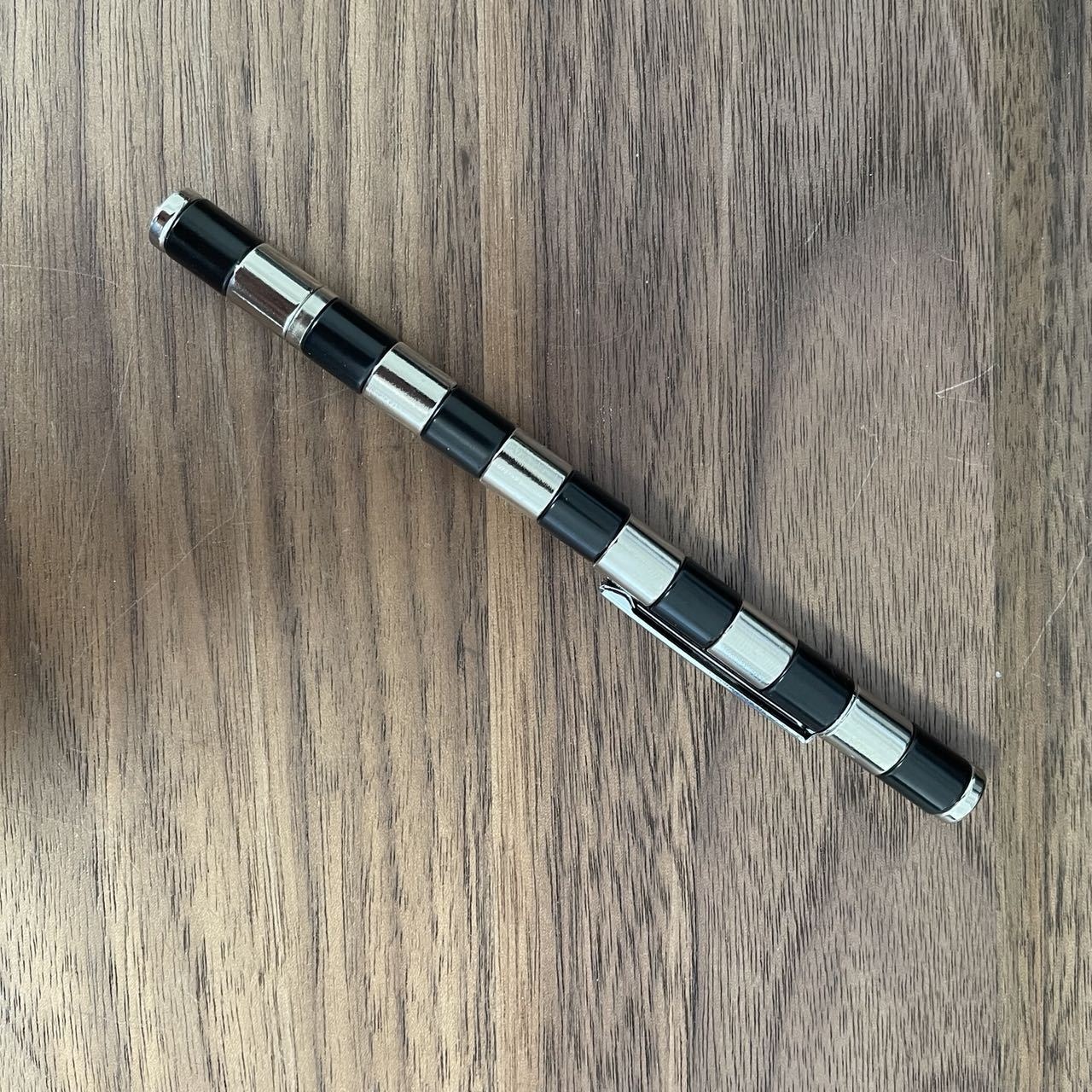 Two-Color Model Magnet Pen Color Ball Magnetic Pen Decompression Pen Magnetic Pole Decompression Pen Game Children's Toys - Image 28