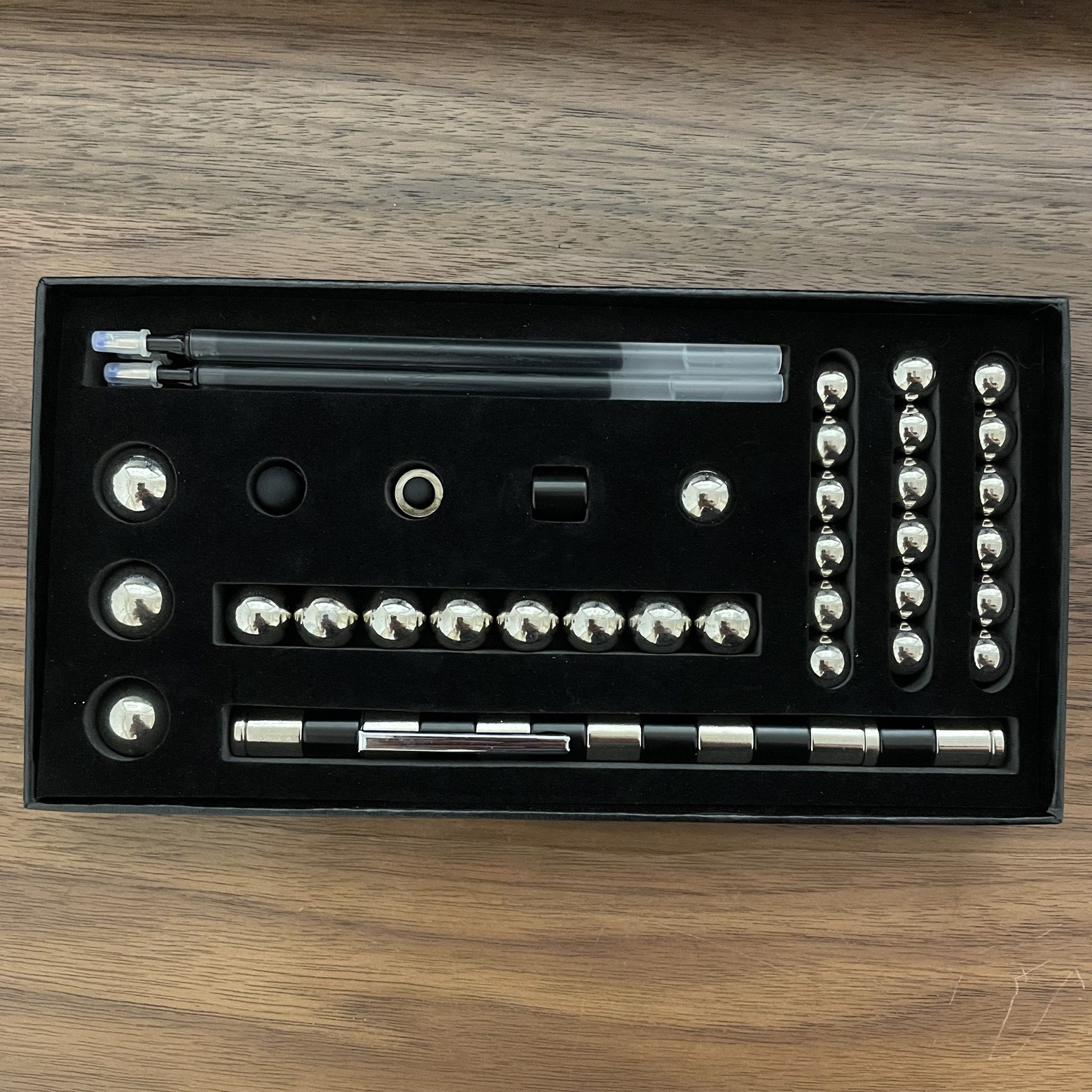 Two-Color Model Magnet Pen Color Ball Magnetic Pen Decompression Pen Magnetic Pole Decompression Pen Game Children's Toys - Image 31